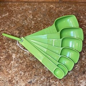 Vintage Tupperware Green Measuring Spoon Set 6 piece Plastic Baking Cooking